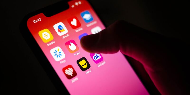 Der klassische Heirats- und Liebesschwindler war Einzeltäter. Heute arbeitet die kriminelle Branche in industriellem Maßstab. (Symbolbild) - Foto: Sina Schuldt/dpa/dpa-tmn