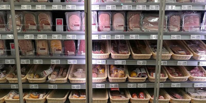 Fleisch und Wurst im Supermarkt (Archiv) - Foto: via dts Nachrichtenagentur