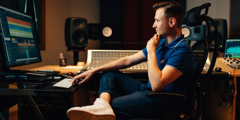 Der Hörbuchmarkt boomt: Patrick Khatrao von der Golden Voice Academy verrät, wie du mit Stimme, System und KI in die Audioindustrie startest - Foto: presseportal.de