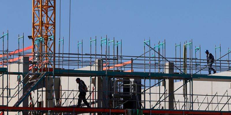 In Europa zieht die Baukonjunktur an - in Deutschland erwartet das Ifo-Institut ab 2027 wieder mehr Wohnungsfertigstellungen. (Archivbild) - Foto: Karl-Josef Hildenbrand/dpa