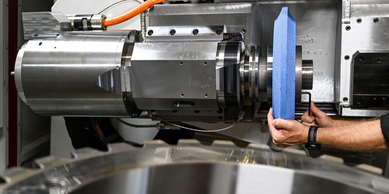 Deutschlands Maschinenbauer hoffen 2026 auf ein Ende der Flaute. (Symbolbild) - Foto: Jens Kalaene/dpa