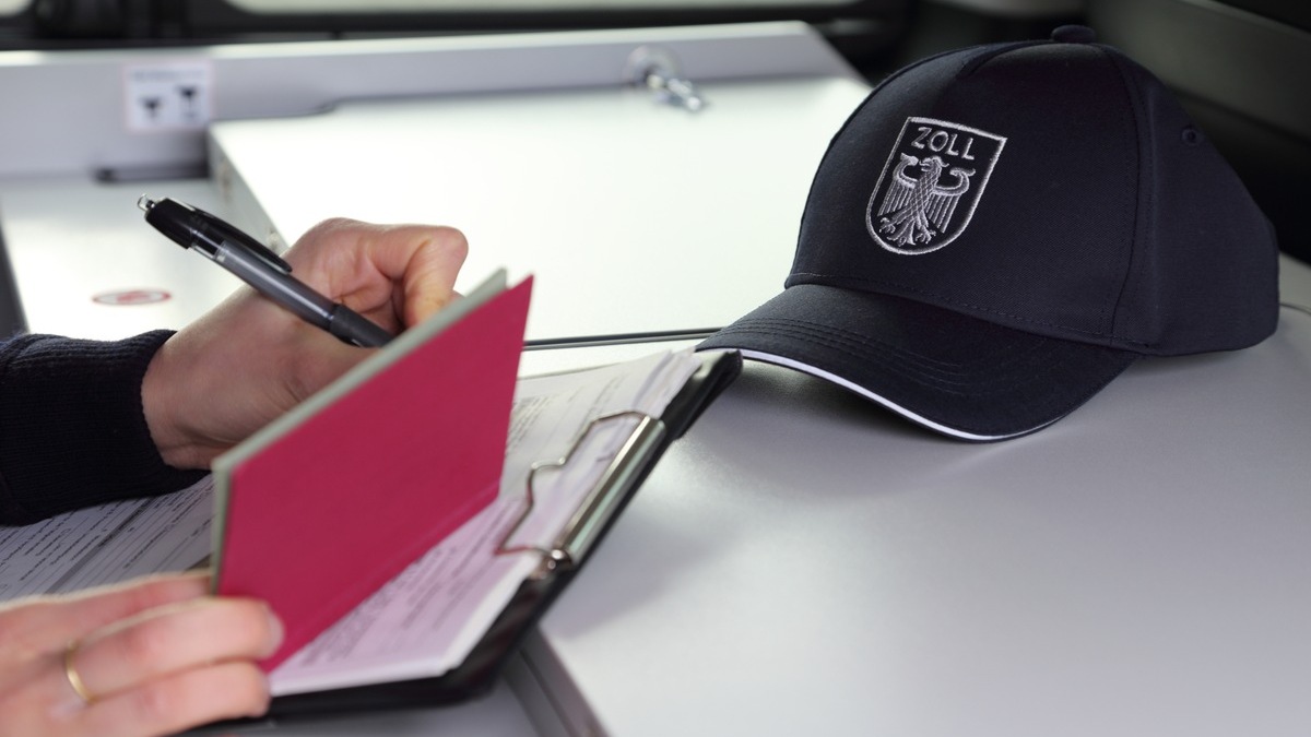 HZA-BS: ZOLL stellt illegalen Aufenthalt in Göttingen und Goslar fest / Prostituierte in fremder Privatwohnung mit Kinderzimmer tätig - Foto: presseportal.de