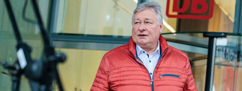 EVG-Chef Martin Burkert ist mit den Ergebnissen des Treffens nicht zufrieden. - Foto: Carsten Koall/dpa