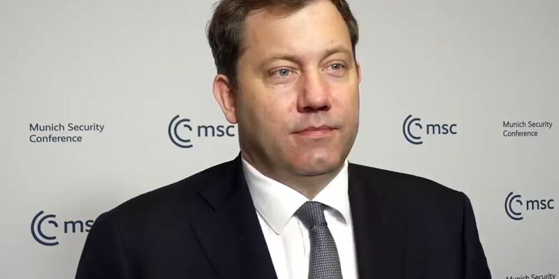 Den Vizekanzler Lars Klingbeil hat die Rede von US-Außenminister Marco Rubio noch nicht überzeugt. - Foto: Manuel Genolet/dpa