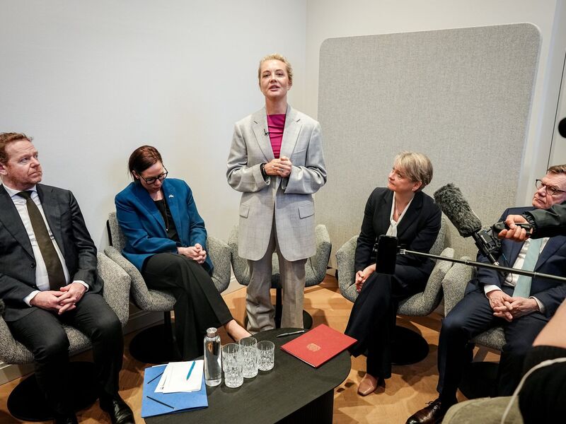 Nach Laboranalysen sehen die Außenminister von Deutschland, Großbritannien, Schweden und den Niederlanden es als erwiesen an, dass Kremlkritiker Alexej Nawalny von Russland vergiftet worden ist. - Foto: Kay Nietfeld/dpa