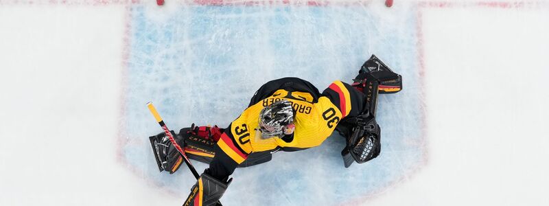 Gegen effiziente Letten kassierte NHL-Keeper Grubauer vier Gegentore - Foto: Darko Bandic/AP/dpa