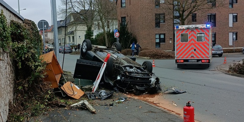 FW Paderborn: Verkehrsunfall Penzlinger Straße - Foto: presseportal.de