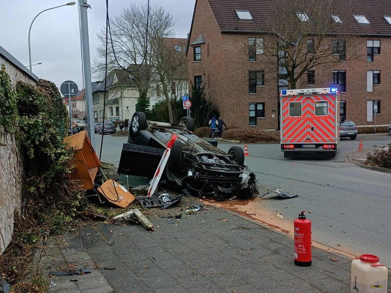 FW Paderborn: Verkehrsunfall Penzlinger Straße - Foto: presseportal.de