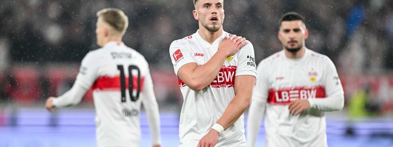 Ermedin Demirovic feiert sein 1:0. - Foto: Harry Langer/dpa