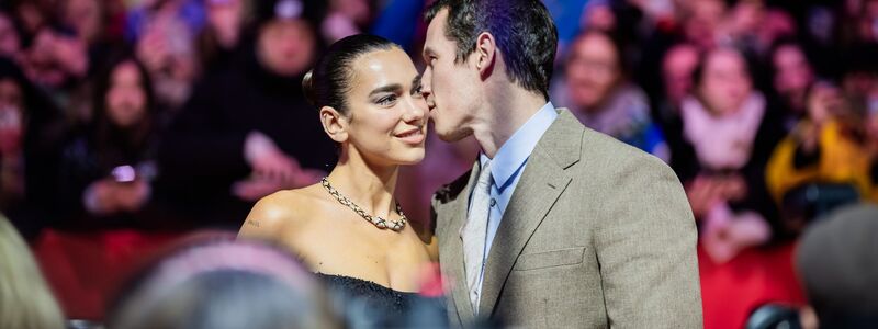 Popstar Dua Lipa besuchte überraschend die Berlinale. - Foto: Christoph Soeder/dpa