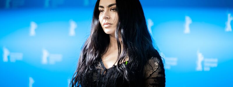 Popstar Charli xcx auf der Berlinale. - Foto: Christoph Soeder/dpa