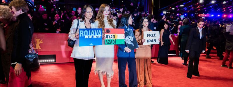 Die Berlinale gilt als ausgesprochen politisches Filmfestival - einige Filmschaffende nutzten die Eröffnung für ein politisches Statement. (Archivbild) - Foto: Christoph Soeder/dpa