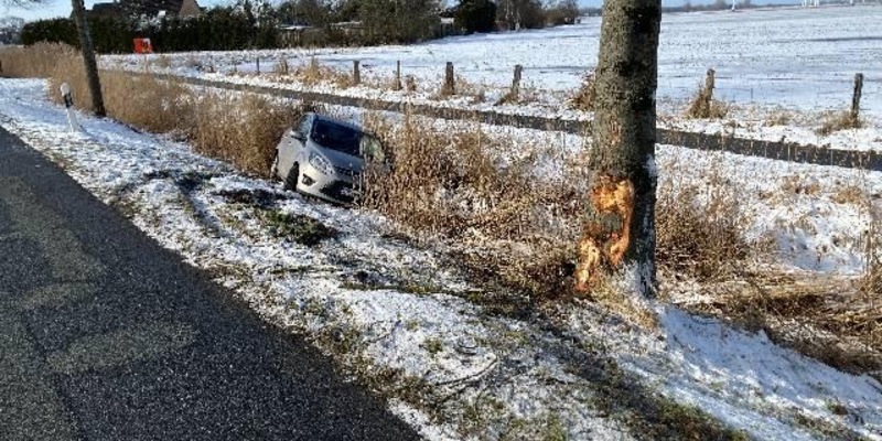 POL-CUX: Verkehrsunfall aufgrund Mangelzustand des PKW in Verbindung mit Winterglätte +++ Fahrraddieb gestellt +++ Auffahrunfall mit Verletzten - Foto: presseportal.de
