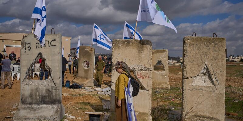 Israelische Siedler bei Einweihung neuer Siedlung im Westjordanland. (Archivbild) - Foto: Ohad Zwigenberg/AP/dpa