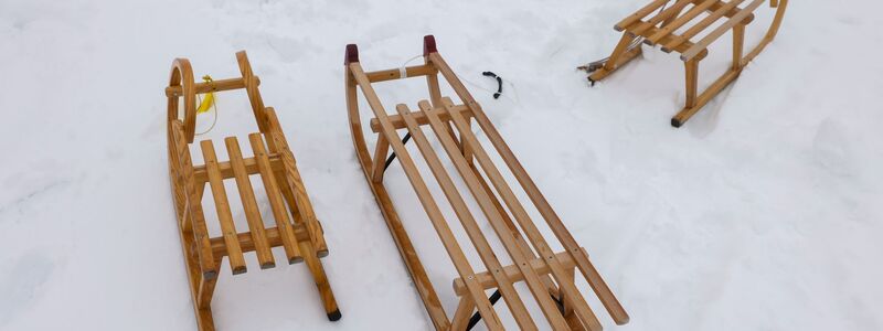 In Österreich kam es zu einem tödlichen Rodelunfall beim Skilager einer Münchner Schule. (Symbolbild)  - Foto: Jan Woitas/dpa-Zentralbild/dpa
