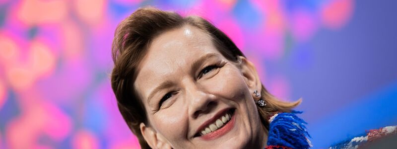 Sandra Hüller spricht über ihre Erfahrungen, eine Frau zu spielen, die sich als Mann ausgibt. - Foto: Christoph Soeder/dpa