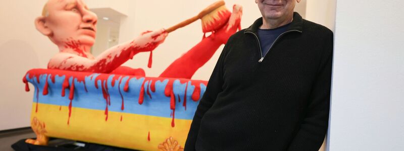 Mit Spannung erwartet: Jacques Tillys neue Rosenmontagswagen. (Archivbild) - Foto: Oliver Berg/dpa