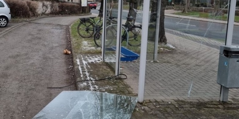 POL-OS: Ostercappeln: Sachbeschädigung an Bushaltestelle Friedenshöhe- Polizei sucht Zeugen - Foto: presseportal.de