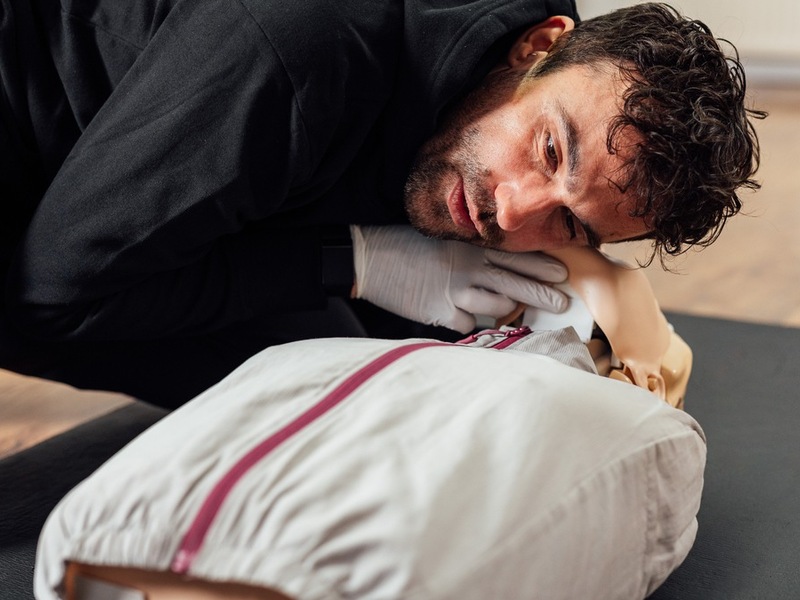 PRIMEROS Hannover: Warum moderne Erste-Hilfe-Kurse für den Führerschein heute praxisnäher sind - Foto: presseportal.de