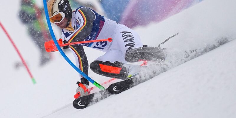 Linus Straßer hat im Olympia-Slalom nur noch geringe Medaillenchancen. - Foto: Michael Kappeler/dpa