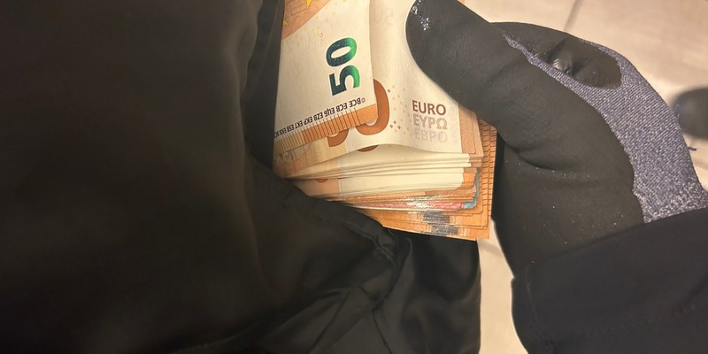 HZA-DD: Bargeld im Wert von über 100.000 Euro sichergestellt / Zoll kontrolliert Reisezug - Foto: presseportal.de