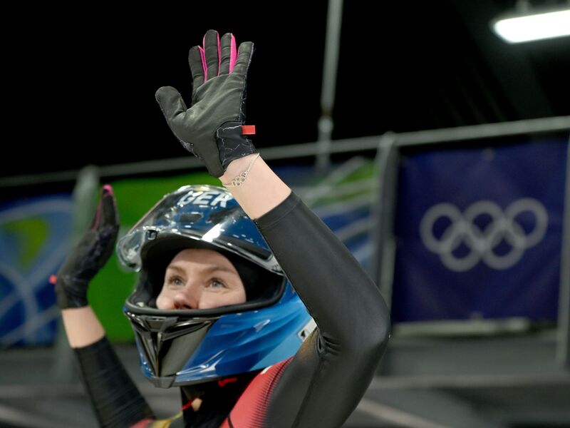Laura Nolte führt vor dem Finallauf im Monobob. - Foto: Robert Michael/dpa