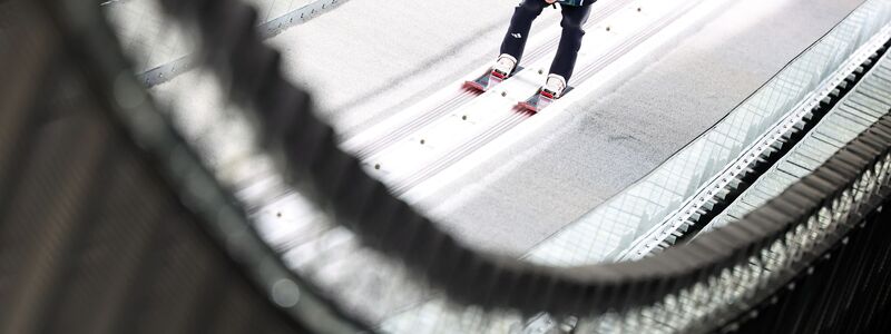 Andreas Wellinger verlässt Italien ohne Medaille. - Foto: Daniel Karmann/dpa