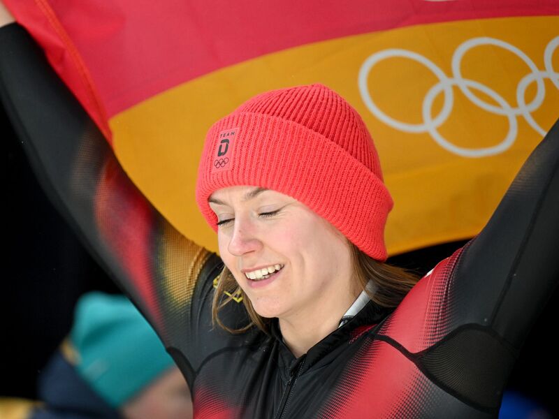 Laura Nolte freute sich zunächst über Olympia-Silber. - Foto: Robert Michael/dpa