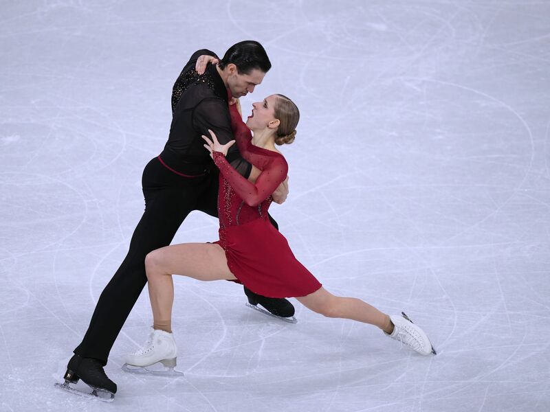 Minerva Hase (r) und Nikita Volodin (l) gewinnen Bronze. - Foto: Stephanie Scarbrough/AP/dpa