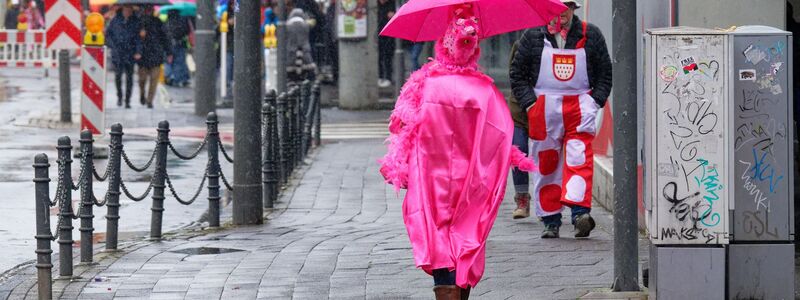 Auch am Dienstag kommt es nass vom Himmel.  - Foto: Henning Kaiser/dpa