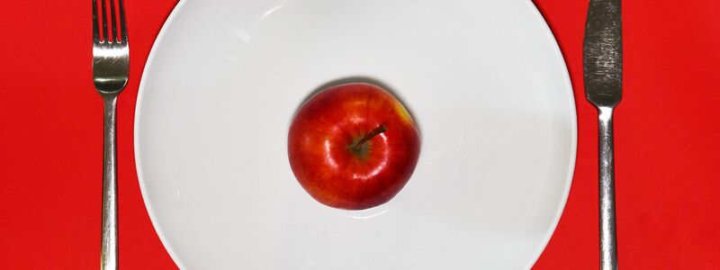 Der Wunsch nach Kontrolle über Körper und Gesundheit kann laut Experten beim Fasten eine Rolle spielen. (Archivbild)  - Foto: Ralf Hirschberger/dpa