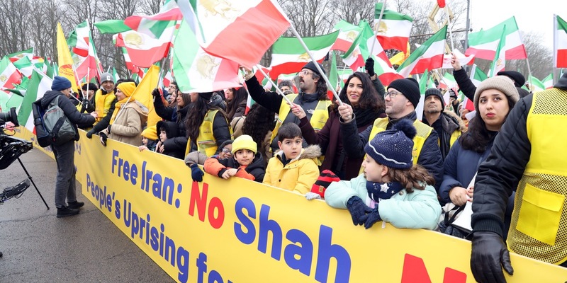 Von 15.000 bis 200.000: Große Kontroverse um die Iran-Demo in München - Foto: presseportal.de