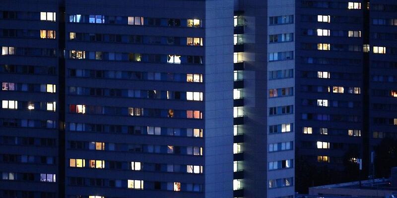 Wohnungen bei Anbruch der Dunkelheit (Archiv) - Foto: via dts Nachrichtenagentur