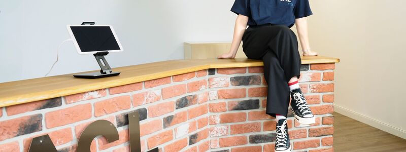 Geflüchtete Frauen aus der Ukraine arbeiten vor allem im Lebensmittel- und Gastgewerbe, im Bereich der kaufmännischen, unternehmensbezogenen, kulturellen und sozialen Dienstleistungen sowie im Gesundheitssektor und im Reinigungsgewerbe. (Archivfoto) - Foto: Frank Molter/dpa