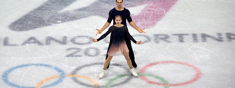Minerva Hase (v) und Nikita Volodin (h) patzten in der Kür gleich mehrmals. - Foto: Peter Kneffel/dpa