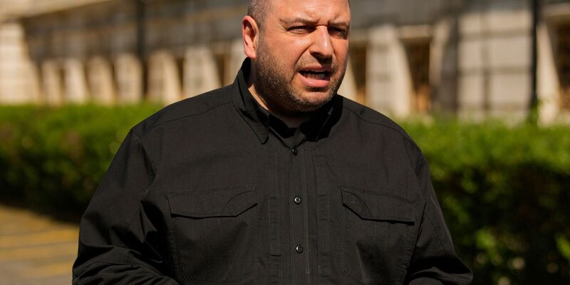 Der ukrainische Verhandlungsführer Rustem Umjerow warnt vor überzogenen Erwartungen an die Friedenverhandlungen in Genf. (Archivbild) - Foto: Emrah Gurel/AP/dpa