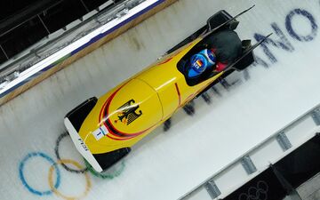 Johannes Lochner und Georg Fleischhauer stehen vor ihrem ersten Olympia-Sieg.  - Foto: Michael Kappeler/dpa