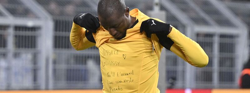 Zeigte nach seinem Tor eine emotionale Botschaft: Serhou Guirassy. - Foto: Bernd Thissen/dpa