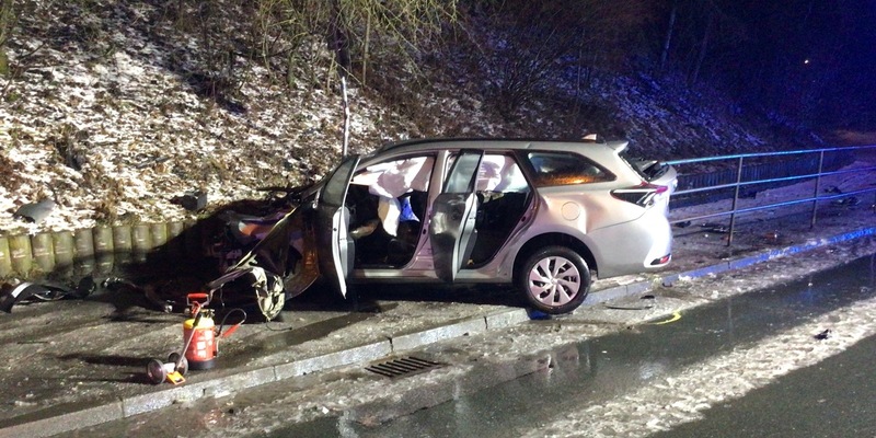 FW Paderborn: Verkehrsunfall am Ludwigsfelder-Ring Zwei Verletzte nach Seitenaufprall - Foto: presseportal.de