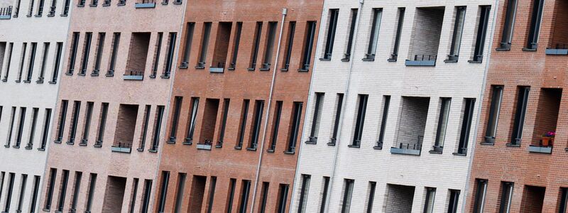 Bezahlbarer Wohnraum ist in vielen Städten knapp. (Symbolbild) - Foto: Julian Stratenschulte/dpa