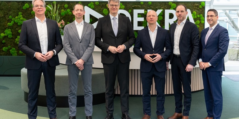 Hoher Besuch bei DEKRA: Gefragte Expertise rund um die sichere Mobilität von morgen / Verkehrsminister Patrick Schnieder in Stuttgart - Foto: presseportal.de