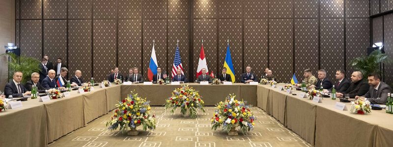 Am zweiten Verhandlungstag in Genf war unerwartet schnell Schluss. - Foto: Beatrice Devenes/The Swiss Federal Department of Foreign Affairs/XinHua/dpa