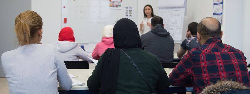 Die sogenannten Erstorientierungskurse für Schutzsuchende hat das Bundesamt für Migration und Flüchtlinge (Bamf) 2017 eingeführt. (Archivfoto) - Foto: Sebastian Kahnert/dpa