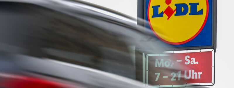 Lidl zählt zu den größten Lebensmittelhändlern in Deutschland. - Foto: Hendrik Schmidt/dpa