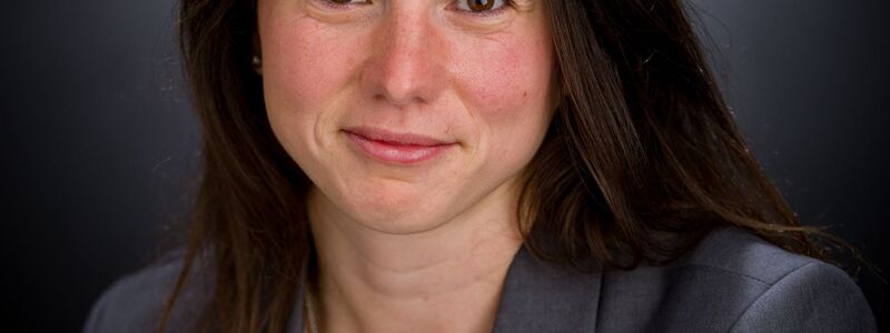 Nach Ansicht der Historikerin Katja Hoyer glaubten die Westdeutschen lange, dass mit der Bundesrepublik ein System geschaffen worden war, dass in alle Ewigkeit Bestand haben würde. (Archivbild) - Foto: Robert Hooper/Katja Hoyer/dpa