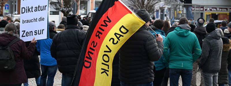 Viele in Ostdeutschland sind nicht zufrieden mit dem Funktionieren der Demokratie. (Archivbild) - Foto: Felix Kästle/dpa
