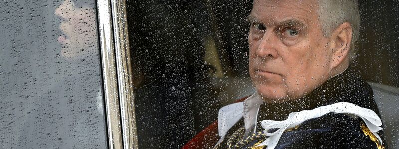 Die Polizei hat Prinz Andrew festgenommen. (Archivbild) - Foto: Toby Melville/Pool Reuters/dpa