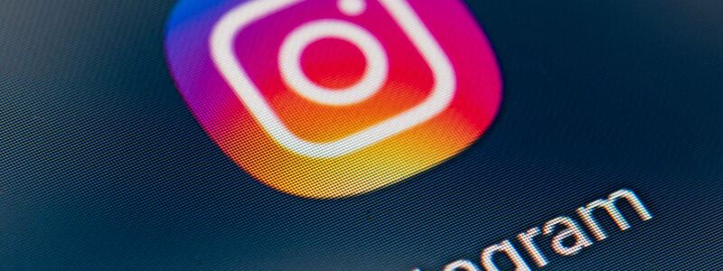 Instagram steht im Mittelpunkt eines US-Prozesses um das Suchtpotenzial sozialer Medien. (Symbolbild) - Foto: Fabian Sommer/dpa