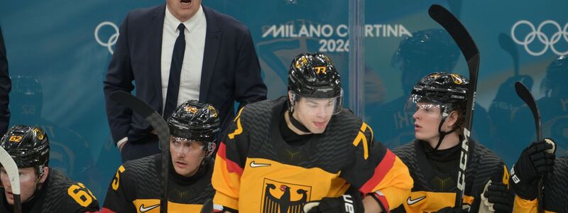 Bundestrainer Harold Kreis (M) lag mit einigen Entscheidungen daneben. - Foto: Peter Kneffel/dpa