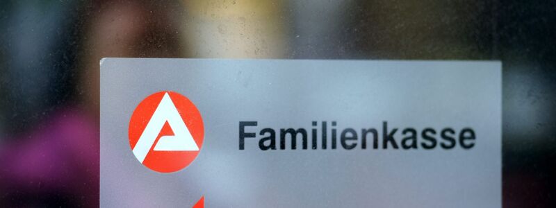 Das Kindergeld wird über die Familienkasse ausgezahlt. (Archivbild) - Foto: Maurizio Gambarini/dpa